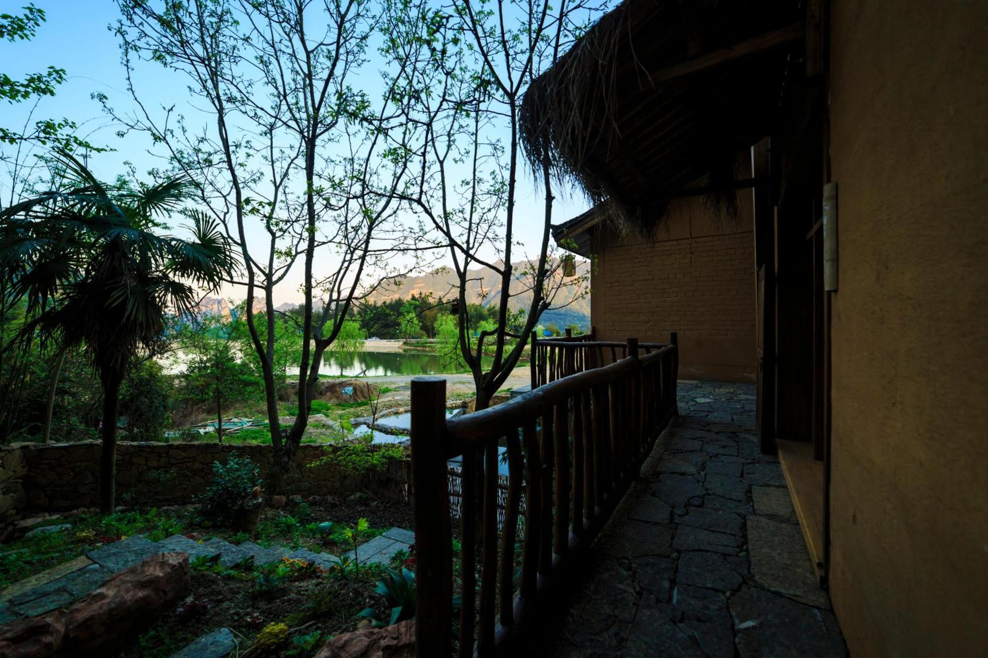 Dayong Antique Feature Resort Zhangjiajie Exterior photo