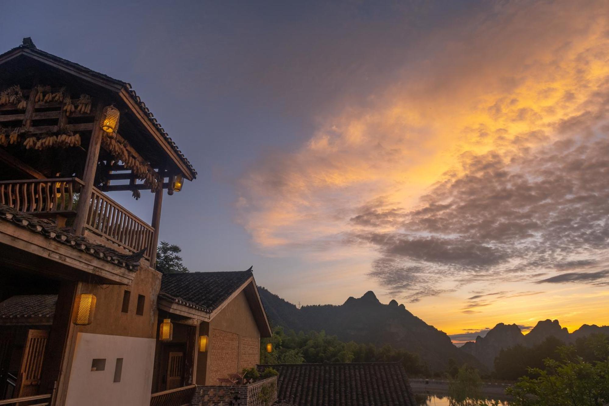 Dayong Antique Feature Resort Zhangjiajie Exterior photo