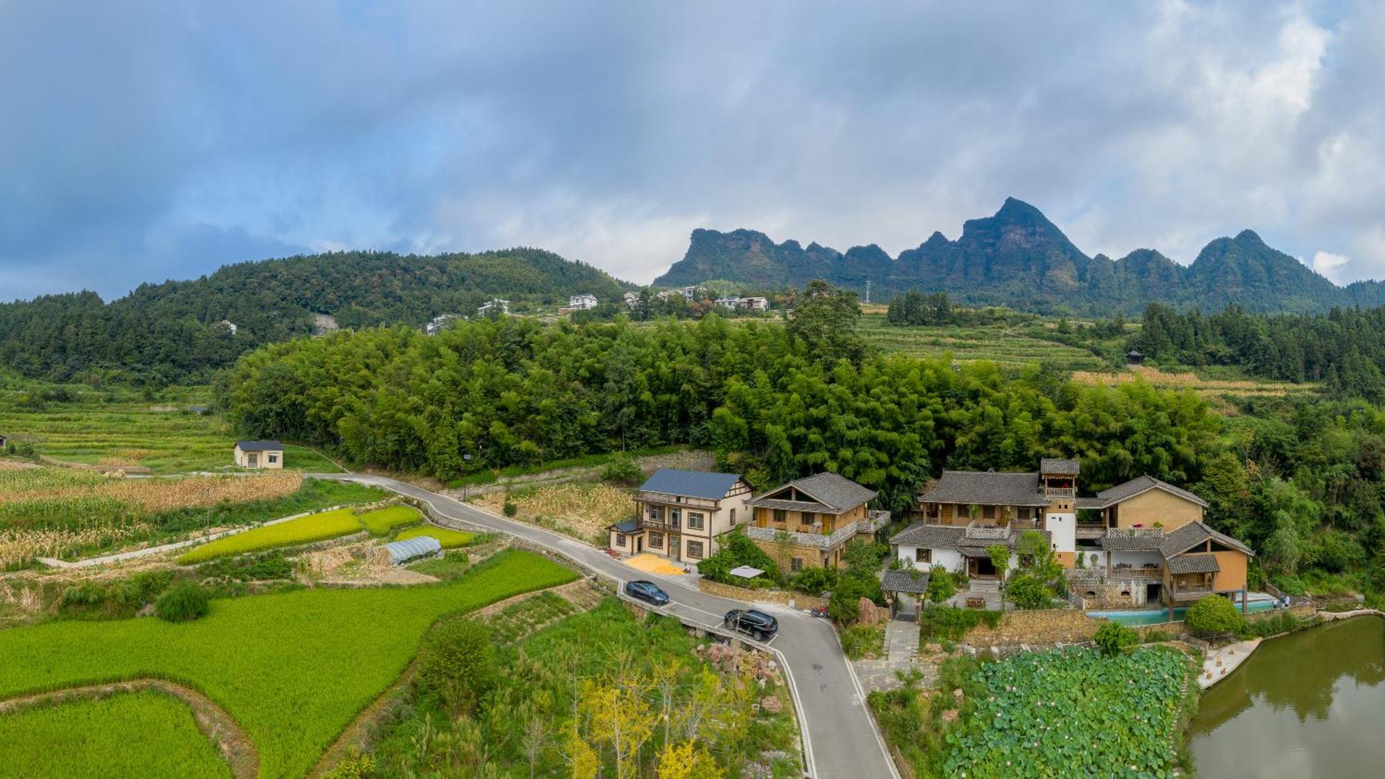 Dayong Antique Feature Resort Zhangjiajie Exterior photo