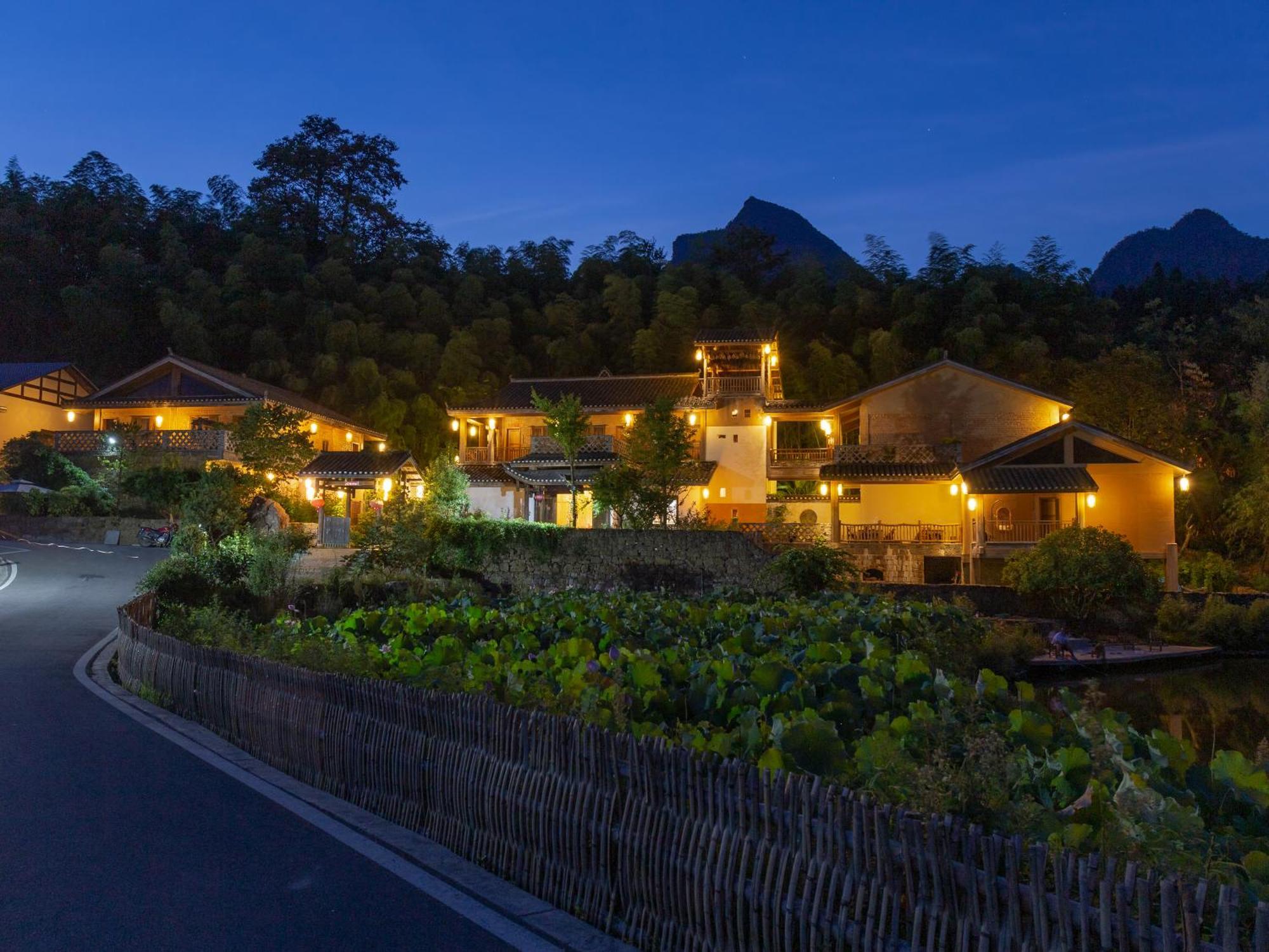 Dayong Antique Feature Resort Zhangjiajie Exterior photo