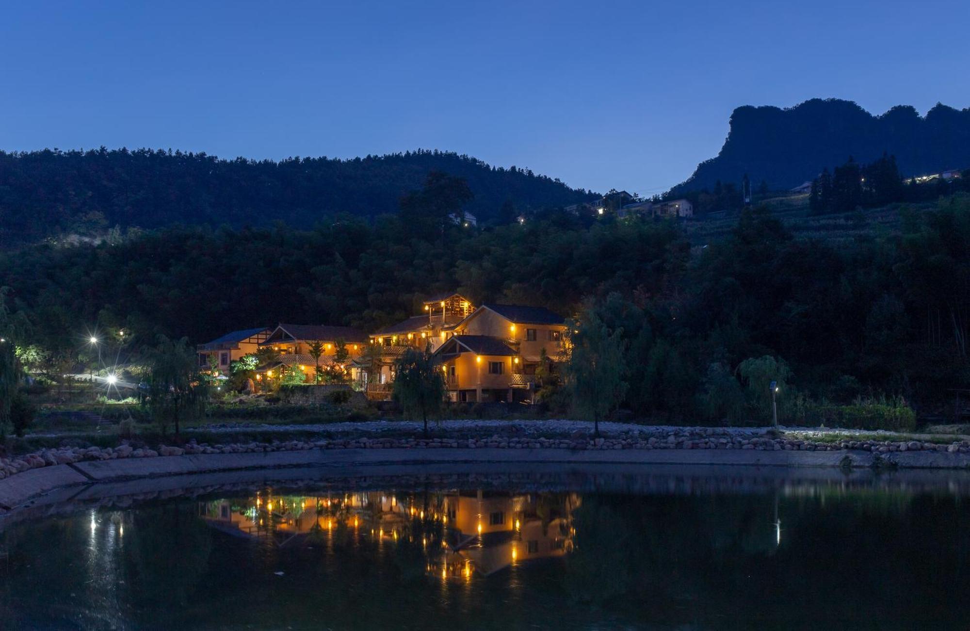 Dayong Antique Feature Resort Zhangjiajie Exterior photo